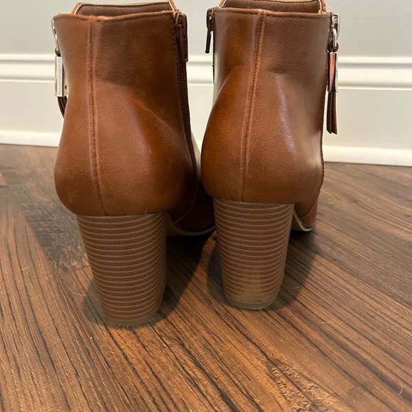 Apt 9 Women’s Brown ankle boots booties size 9 - Picture 4 of 6